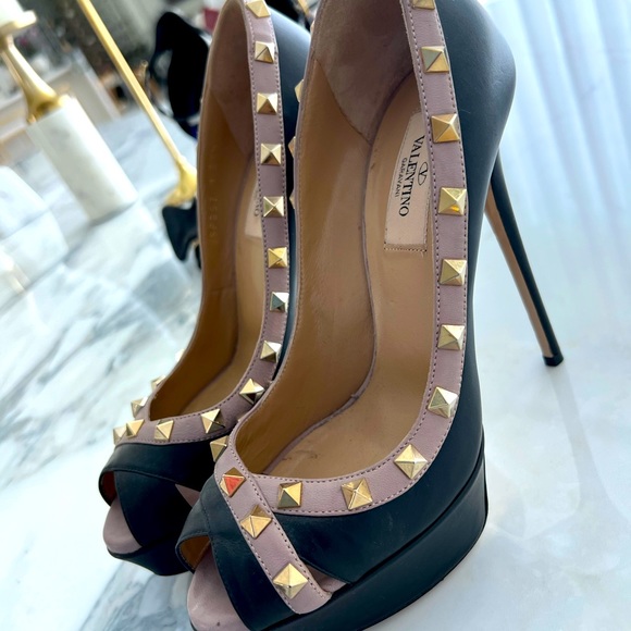 Authentic Valentino Heels 👠 - Picture 7 of 12